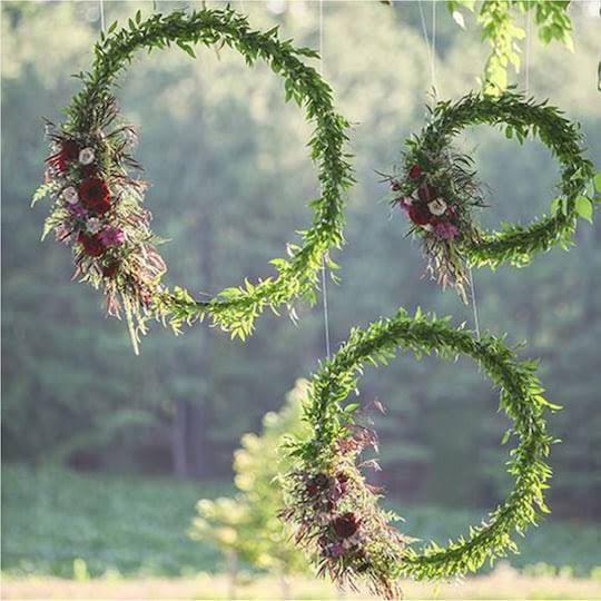 Gold Metal Wire Floral Hoop 19 in O457