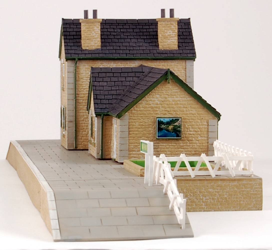 HO Scale Multicolor Resin Building Scenery Item Q799080