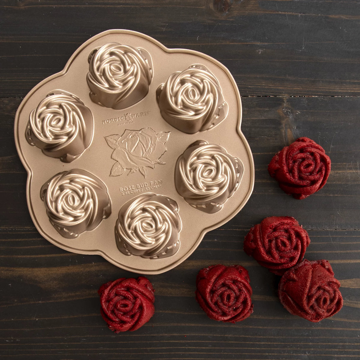 Nonstick Cast Aluminum Cakelet V67129