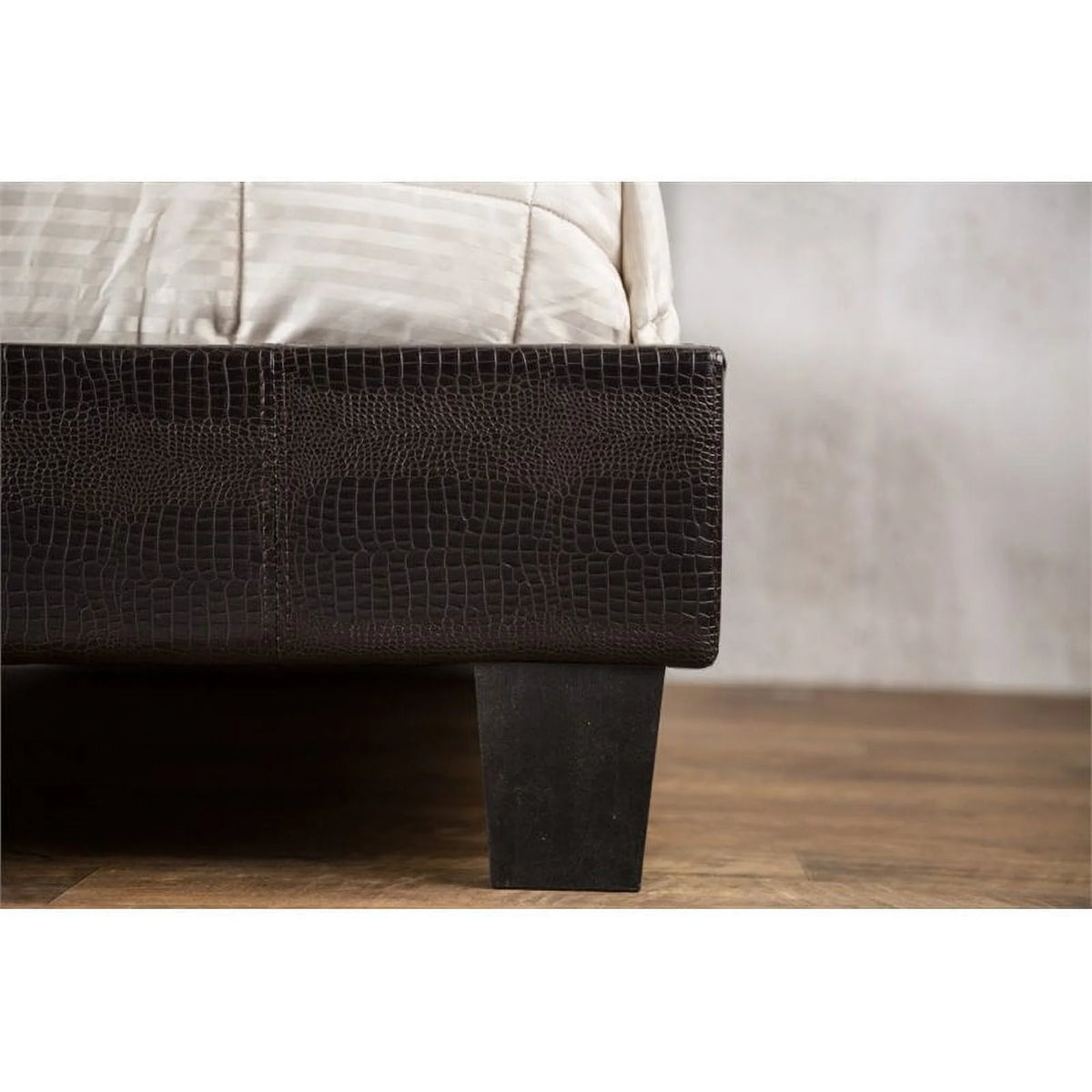 Faux Leather Queen Platform Bed V665