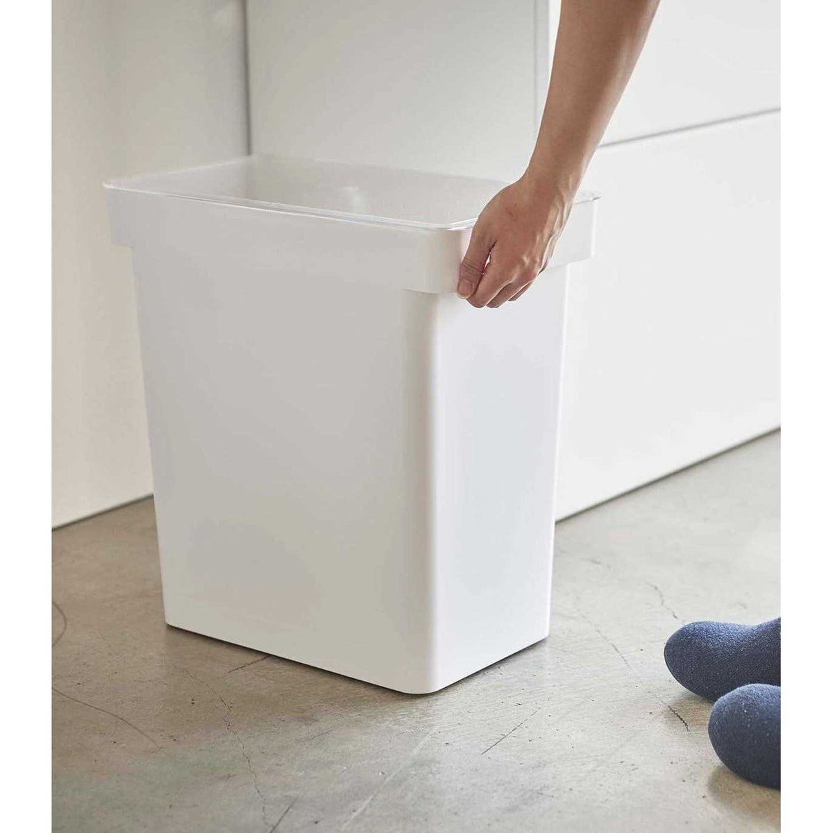 Rolling Airtight Pet Food Container V3847