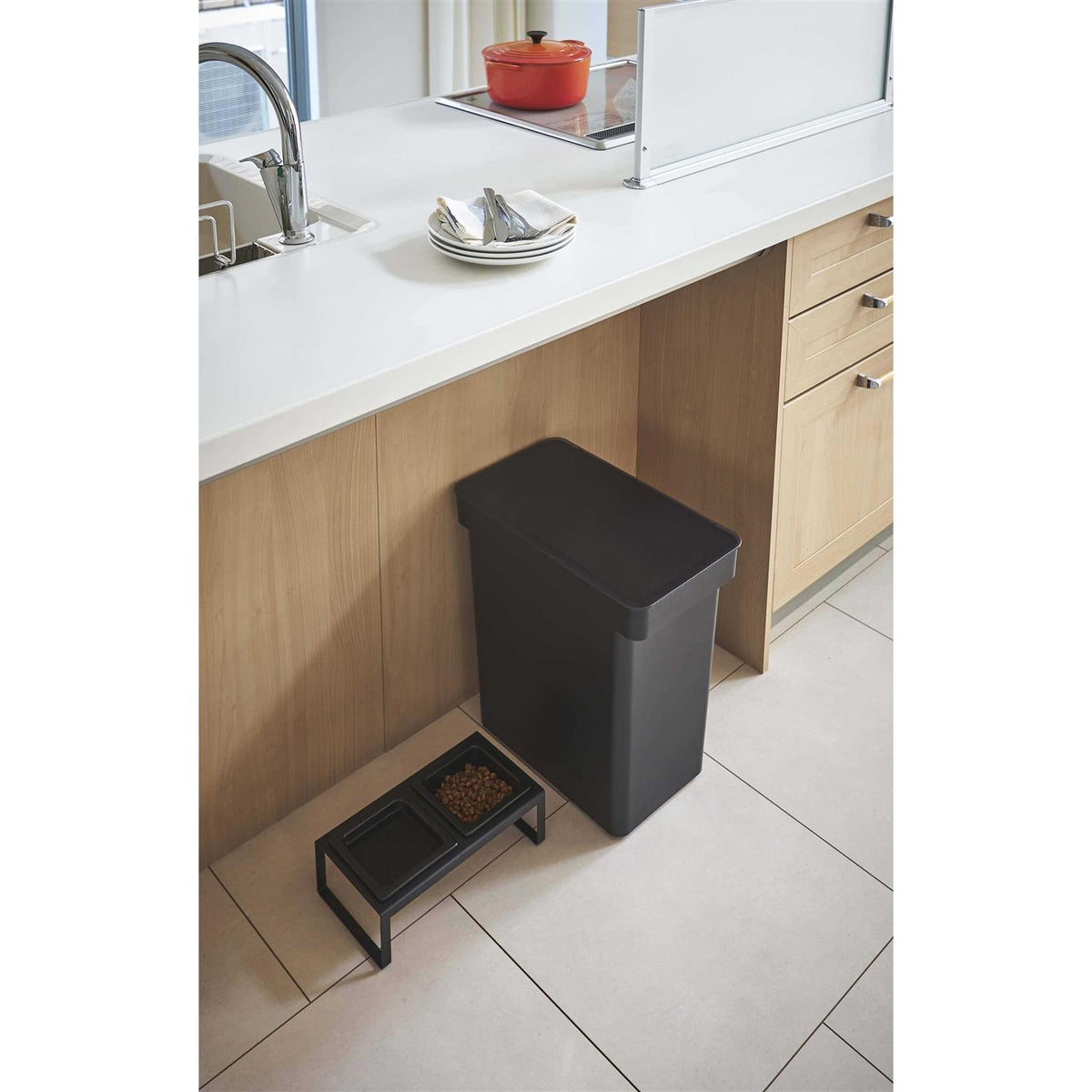 Rolling Airtight Pet Food Container V3847