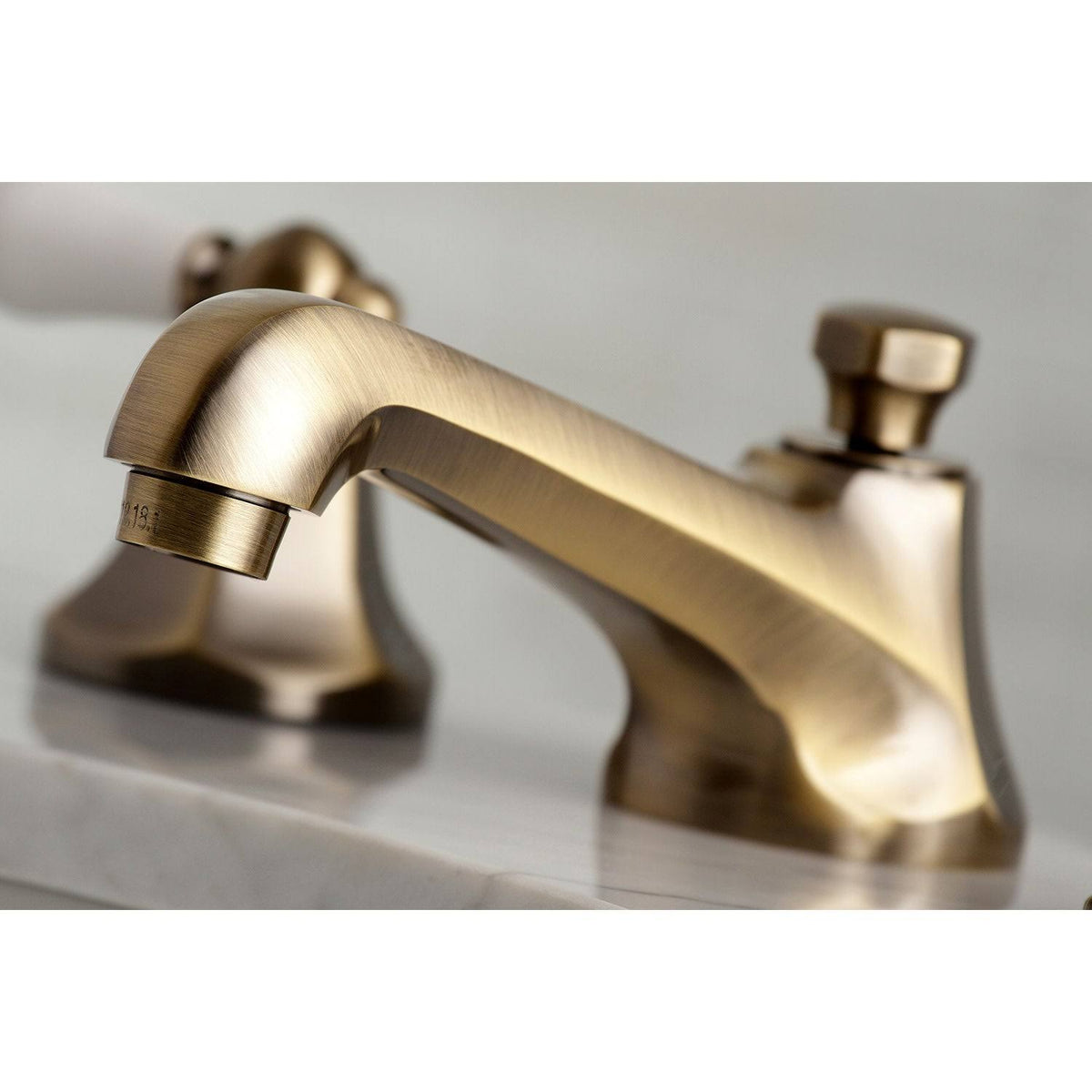 Antique Brass Widespread Bathroom Faucet X7044