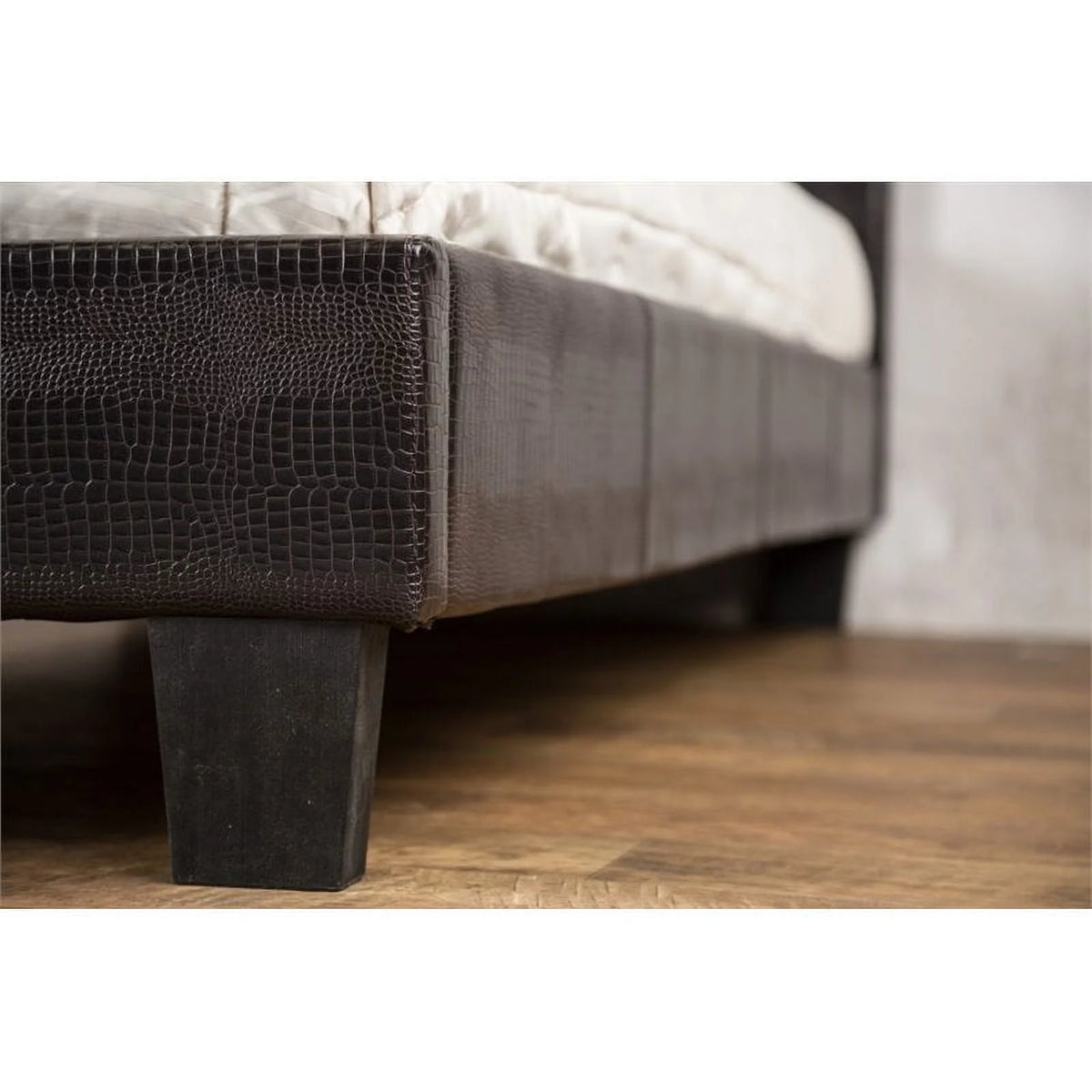 Faux Leather Queen Platform Bed V665