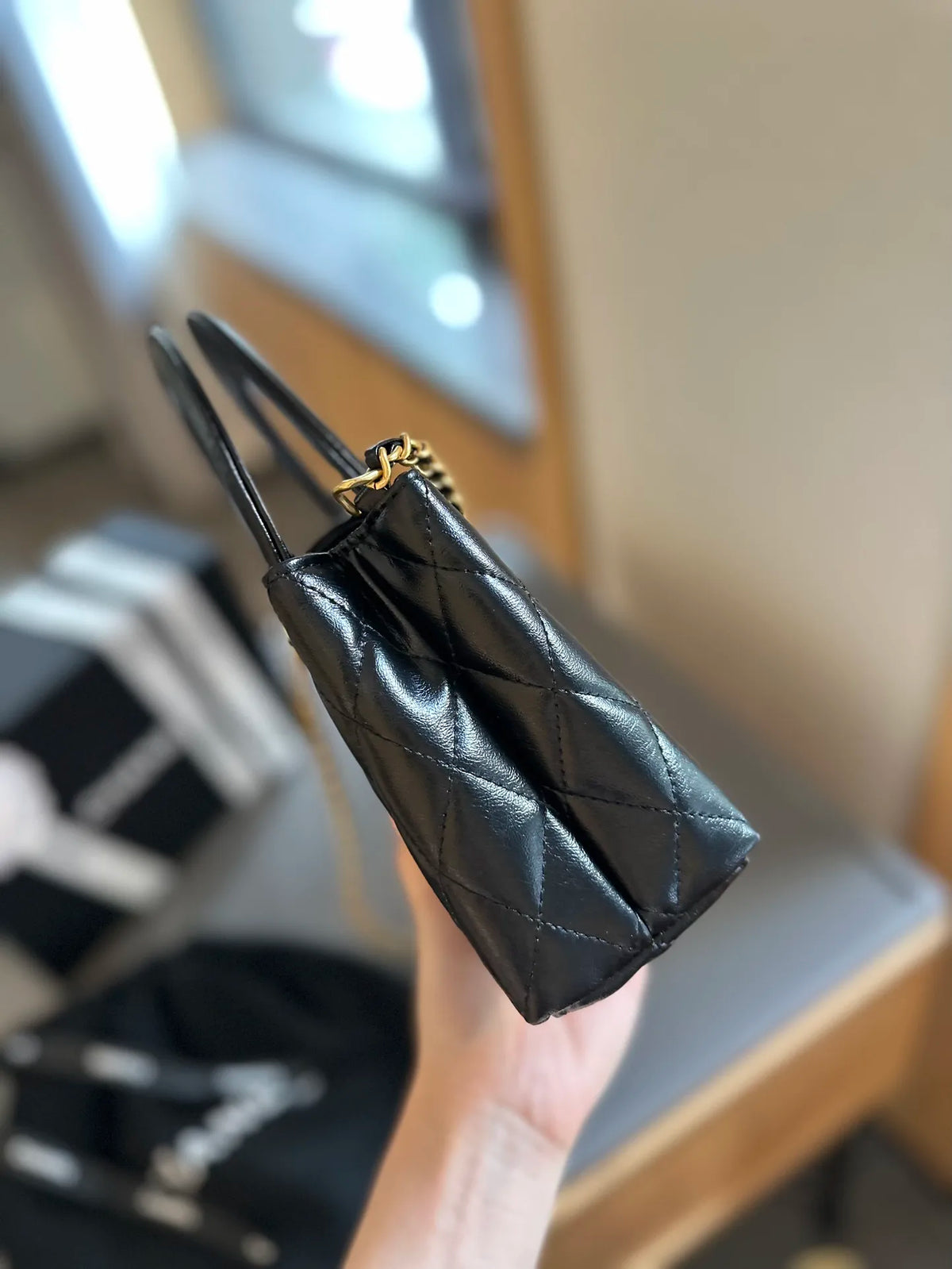 Coral Shiny Aged Calfskin Shopping Bag N480693
