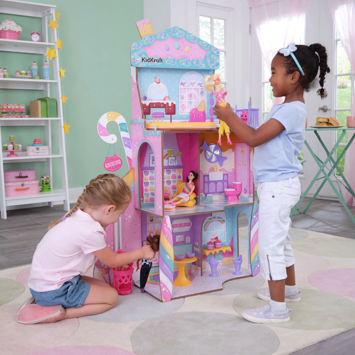 Wooden Dollhouse with 28 Accessories H1331