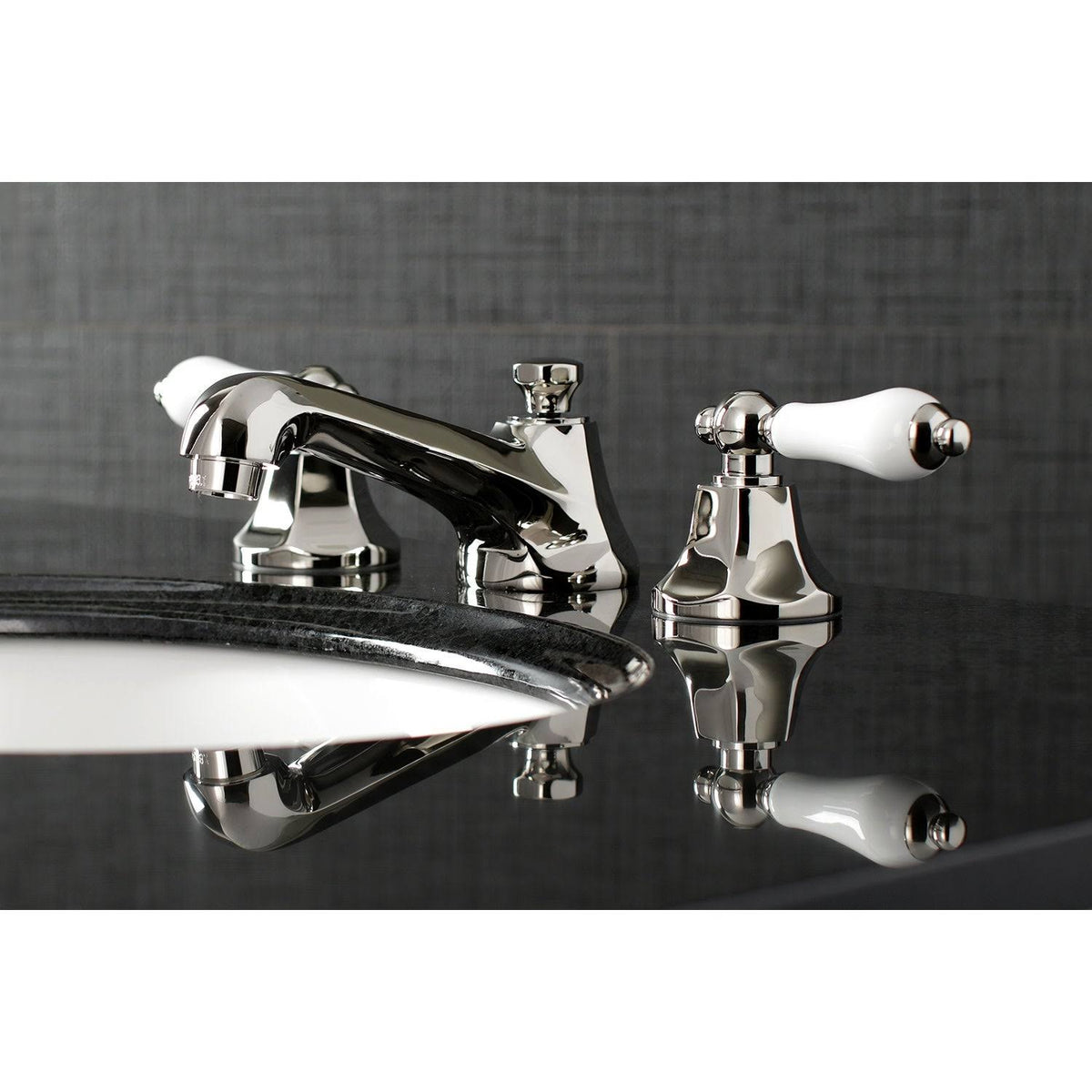 Antique Brass Widespread Bathroom Faucet X7044