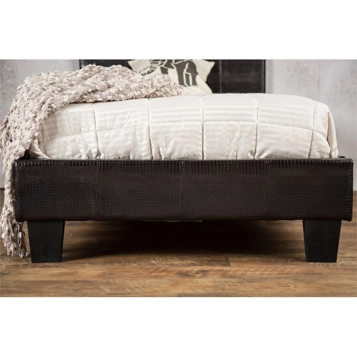 Faux Leather Queen Platform Bed V665