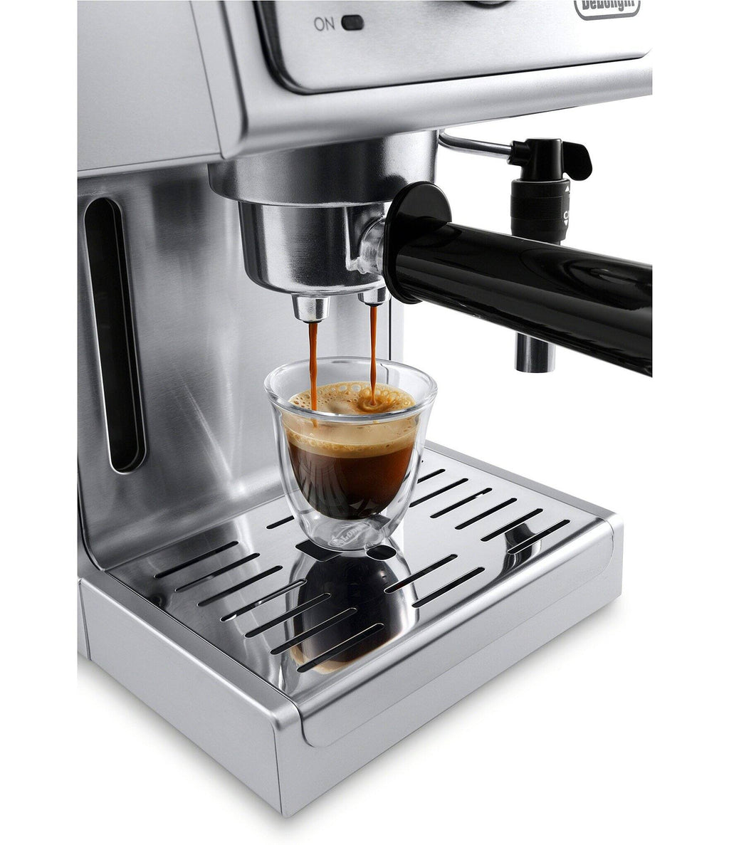 15-Bar Pump Espresso & Cappuccino Machine D5207