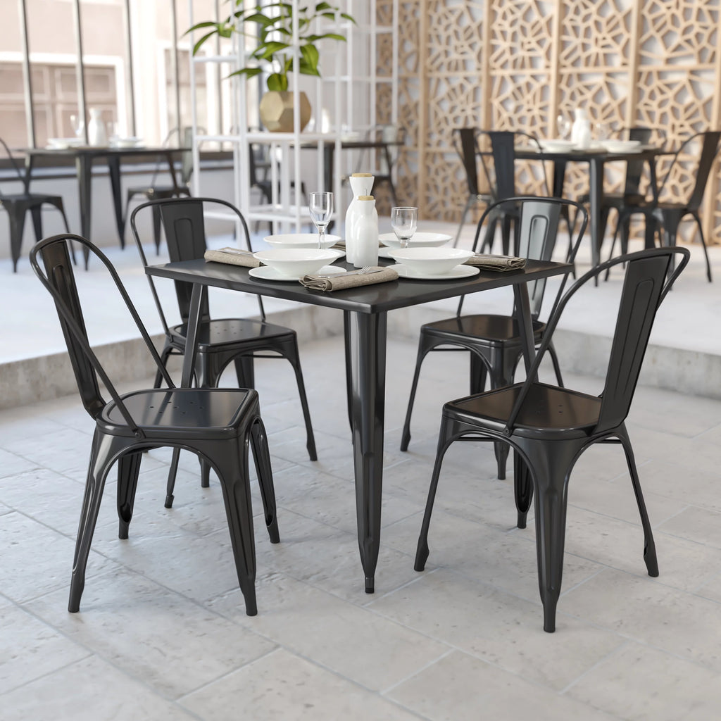 Black Metal Indoor-Outdoor Table Q16955